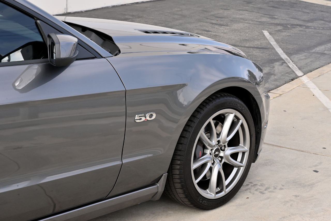 Ford Mustang GT Premium Coupe 2013