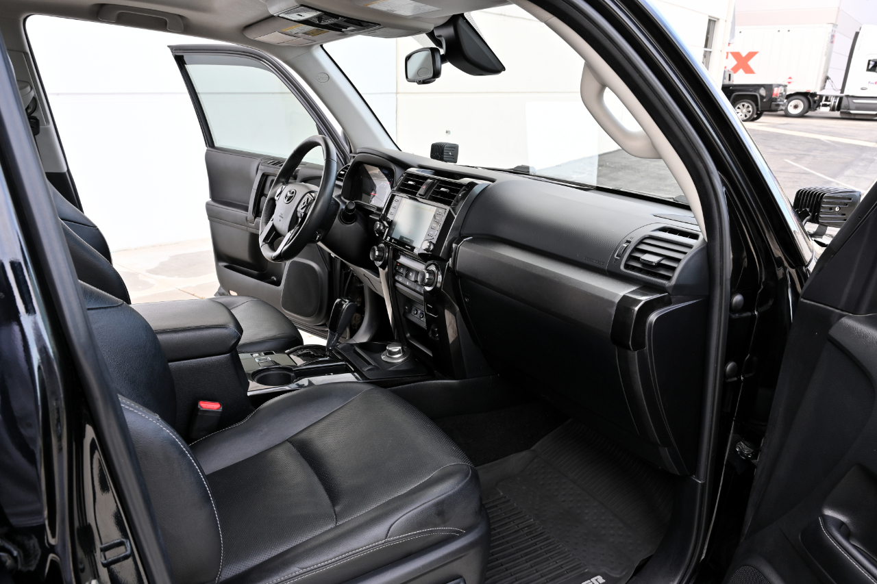 Toyota 4Runner Nightshade 4WD 2020