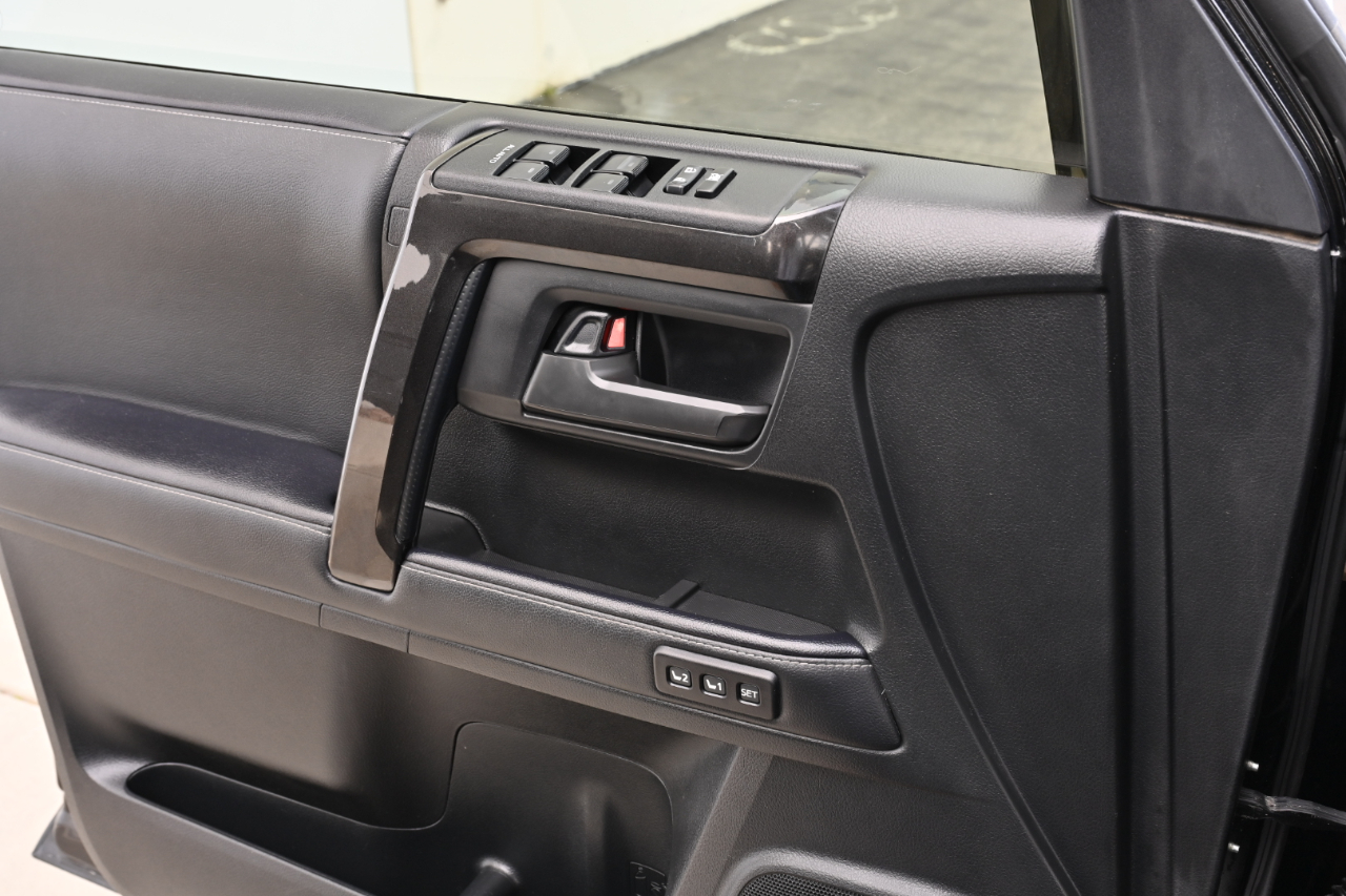 Toyota 4Runner Nightshade 4WD 2020