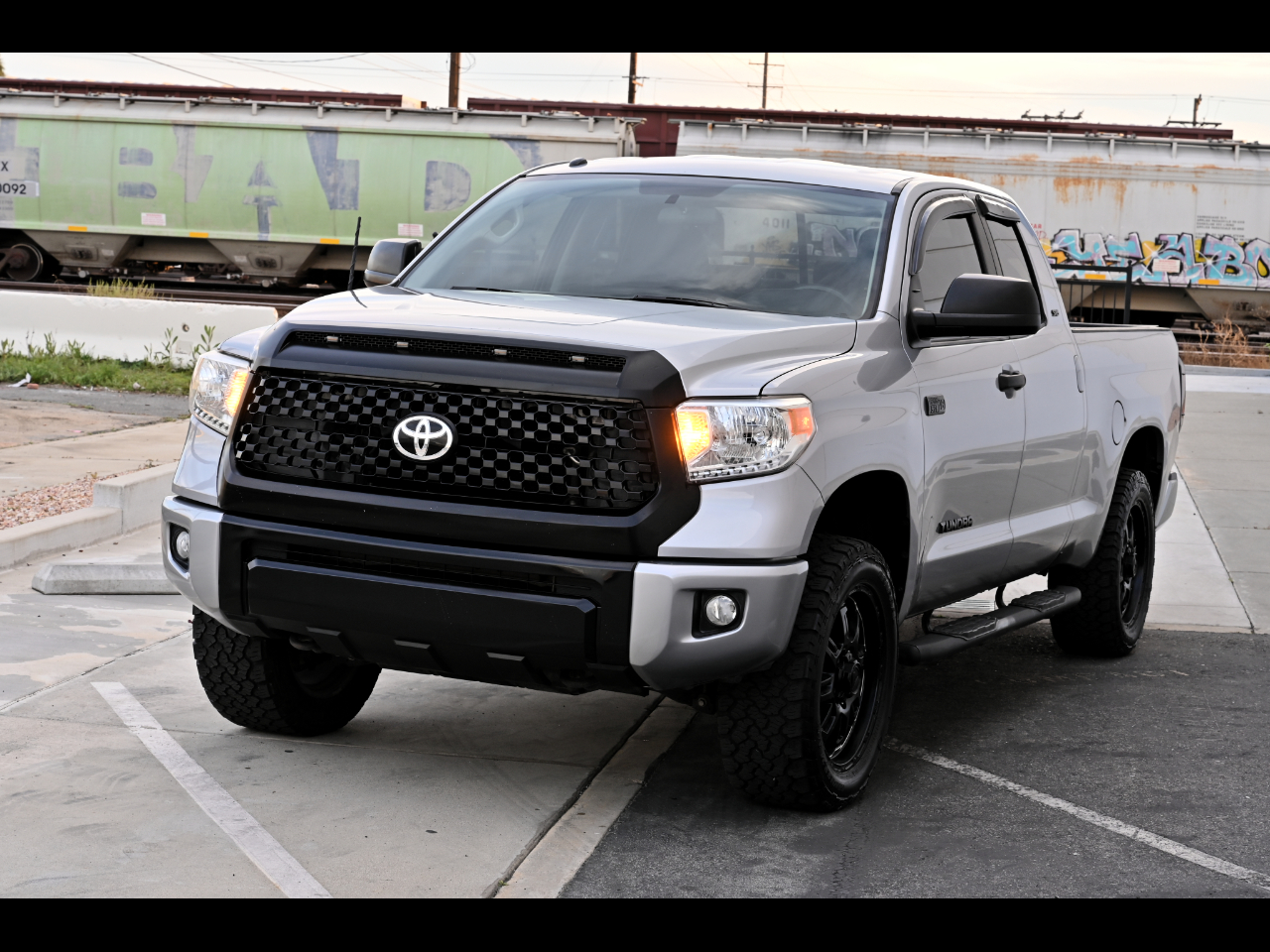 Toyota Tundra 4WD Truck  2015
