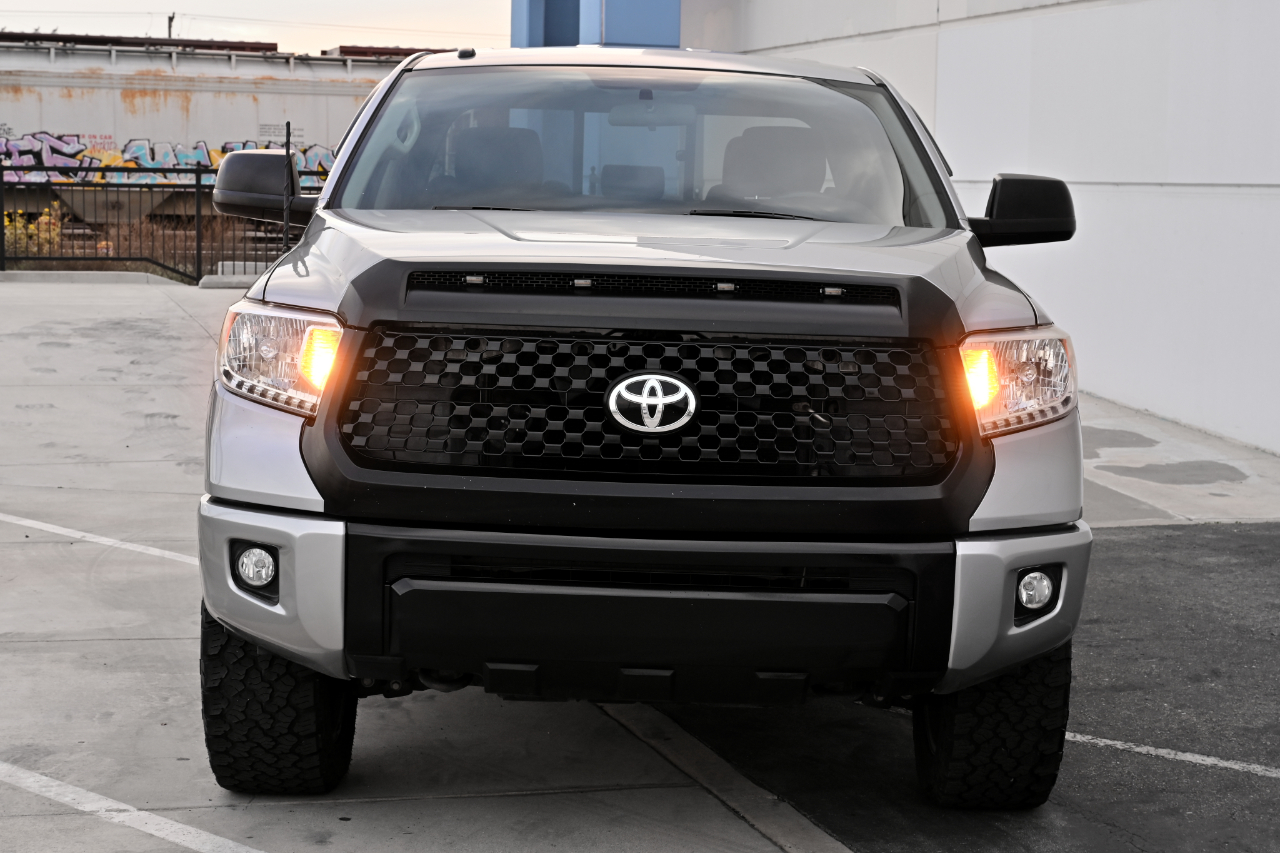 Toyota Tundra 4WD Truck  2015