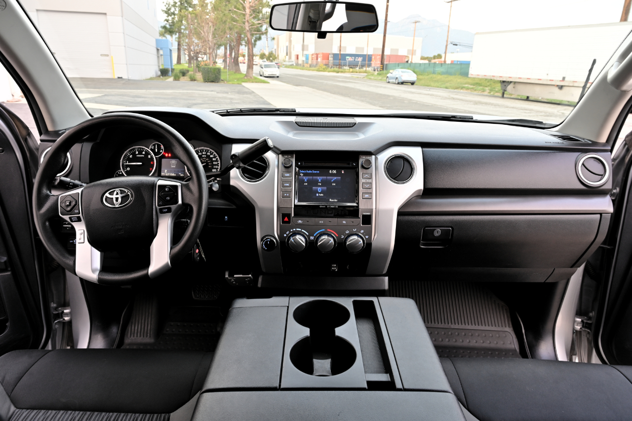 Toyota Tundra 4WD Truck  2015