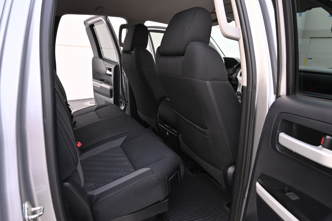 Toyota Tundra 4WD Truck  2015