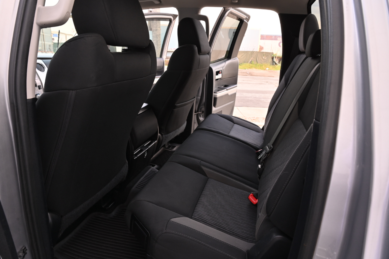 Toyota Tundra 4WD Truck  2015