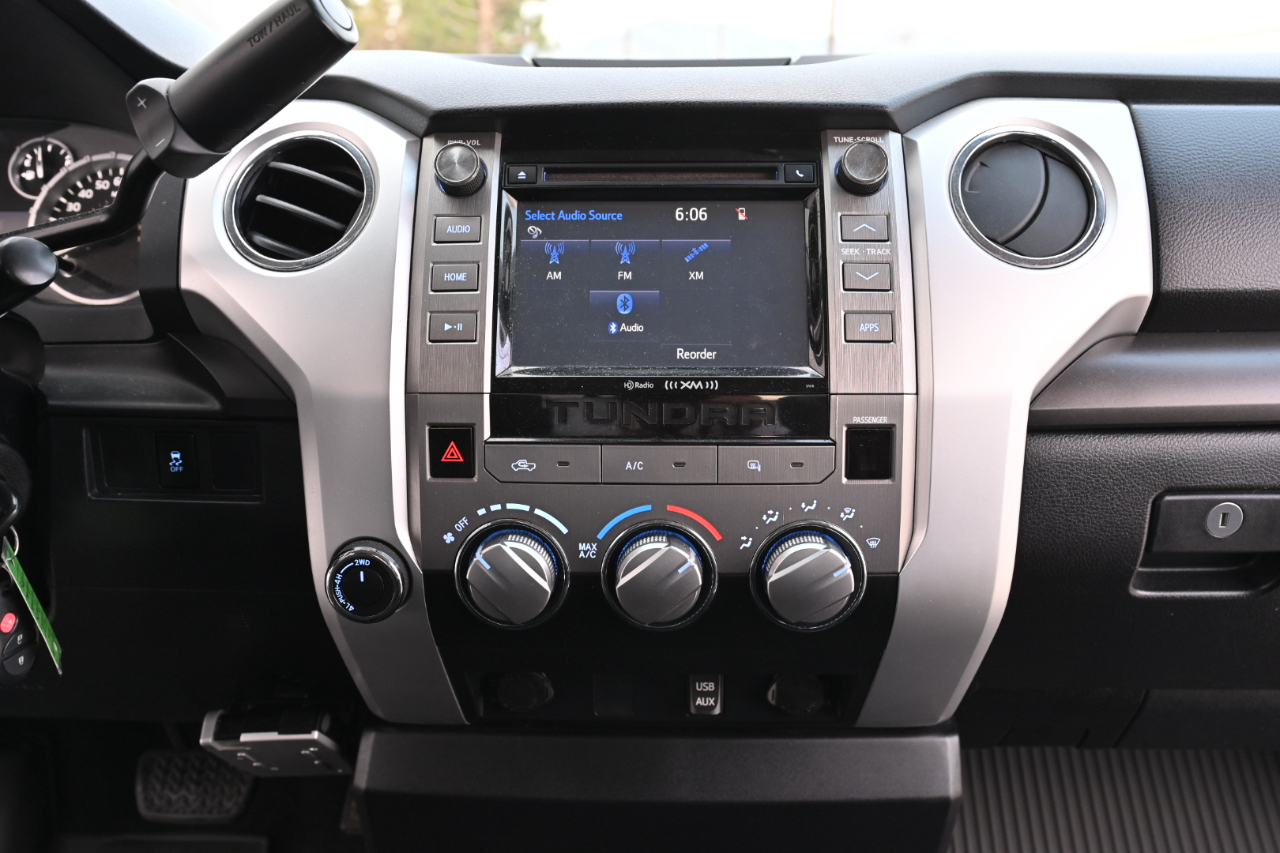 Toyota Tundra 4WD Truck  2015