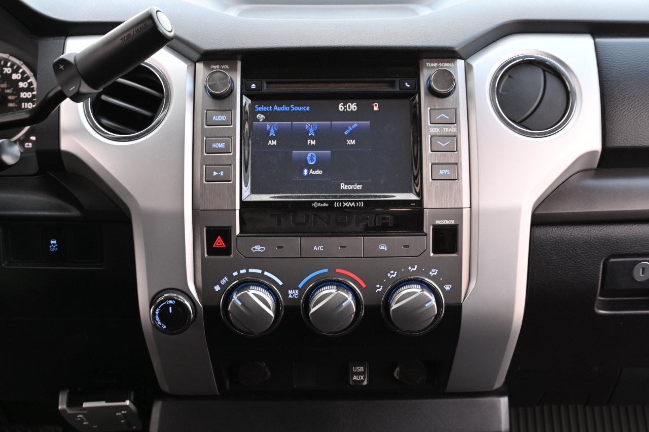 Toyota Tundra 4WD Truck  2015