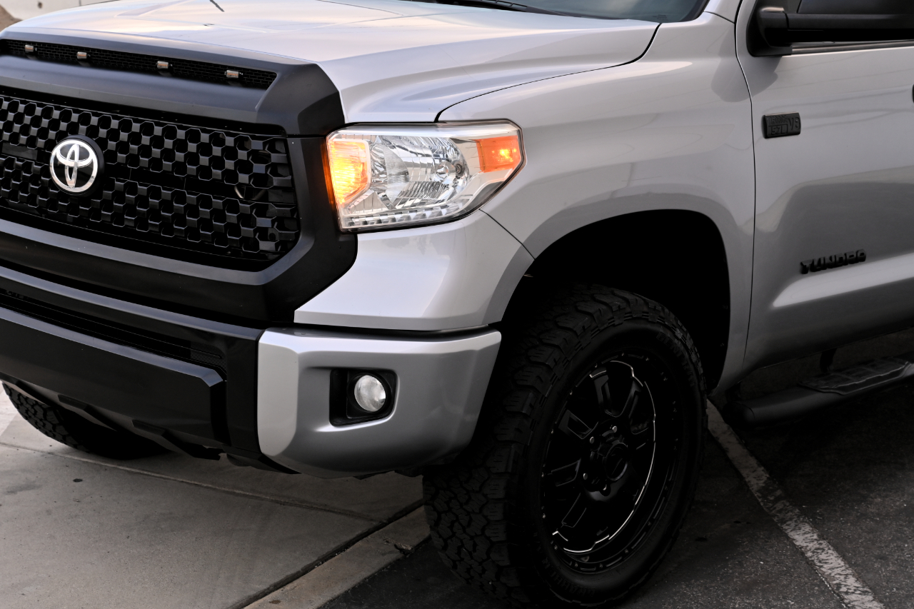Toyota Tundra 4WD Truck  2015