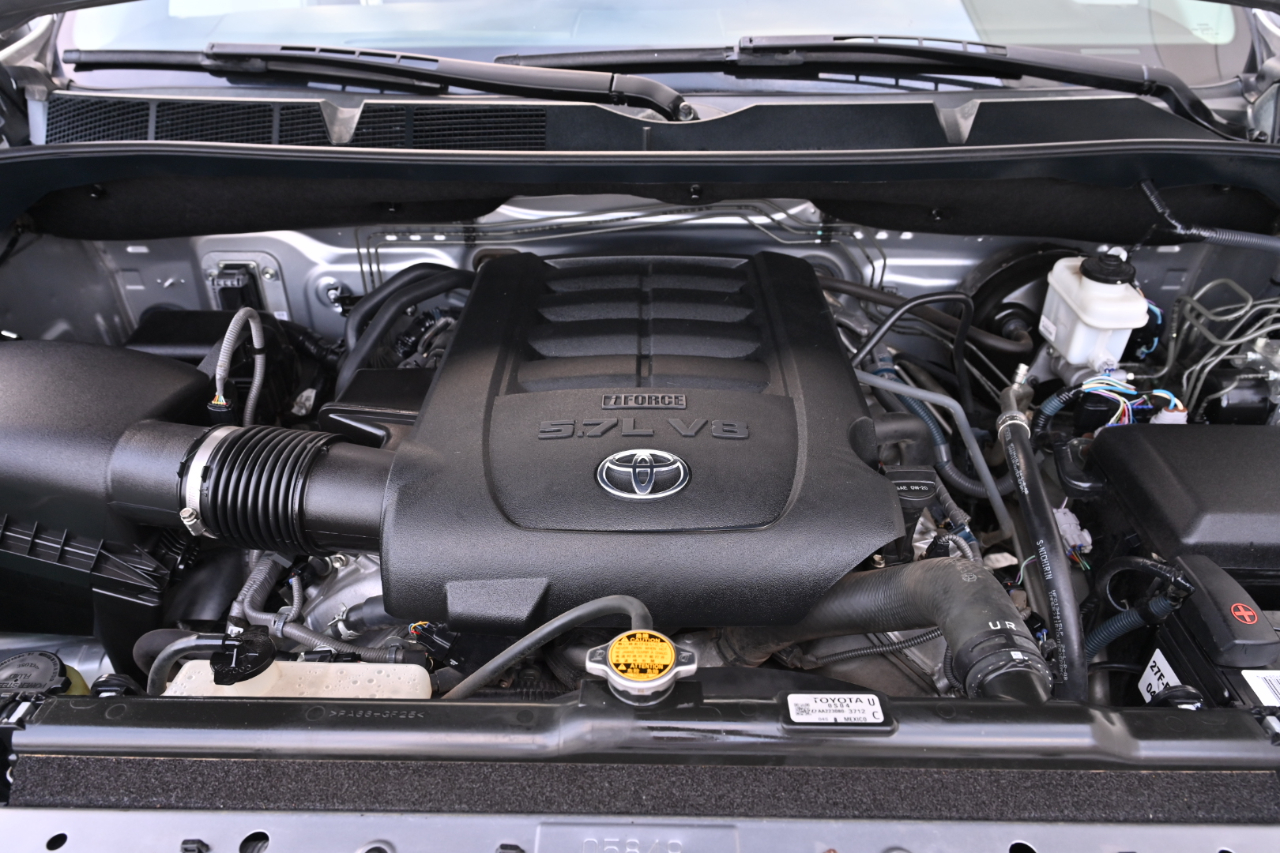 Toyota Tundra 4WD Truck  2015