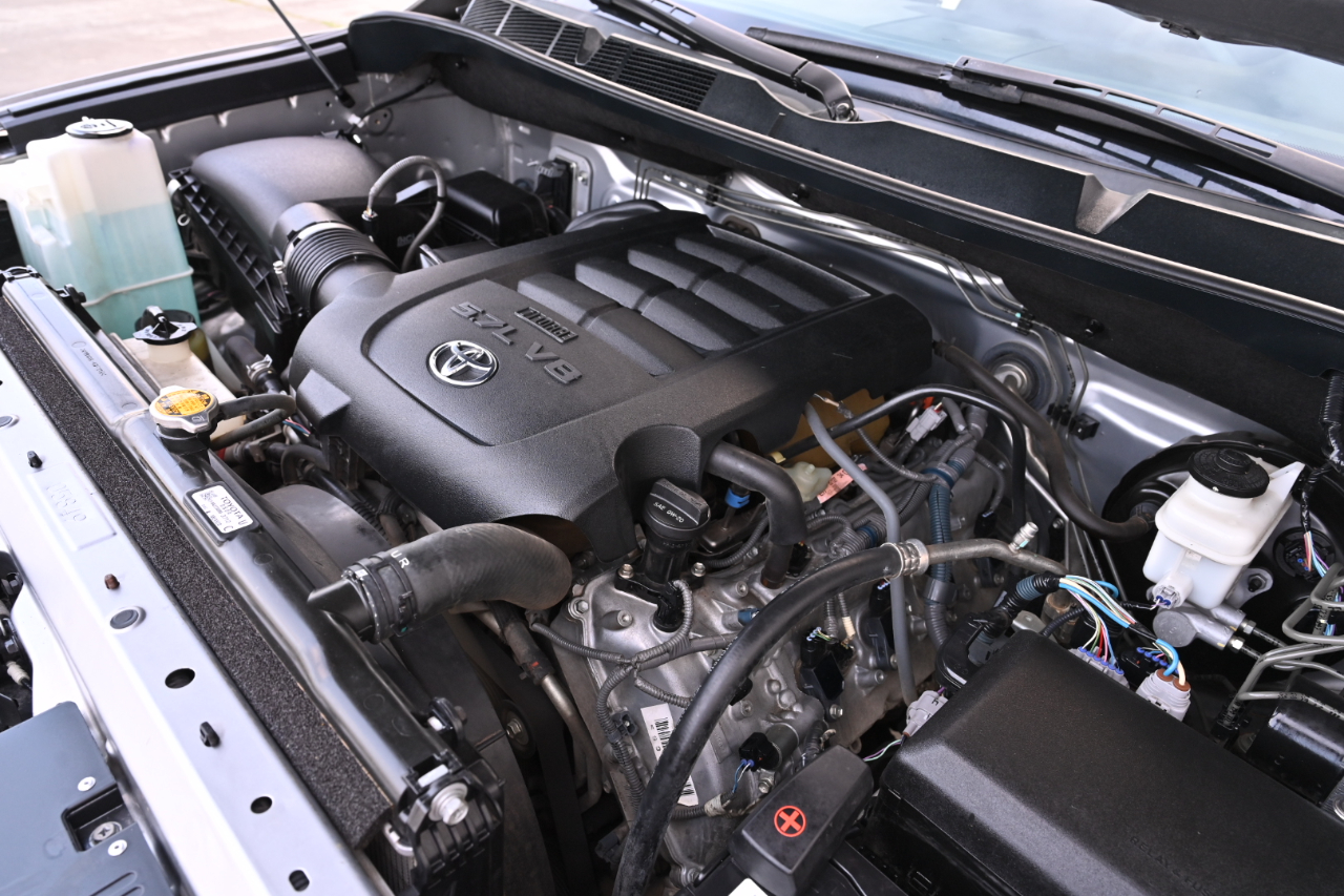 Toyota Tundra 4WD Truck  2015