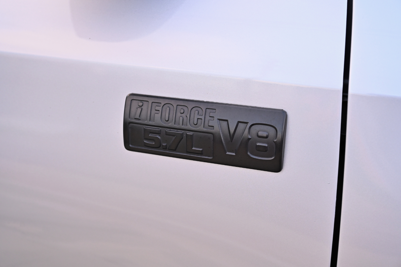 Toyota Tundra 4WD Truck  2015