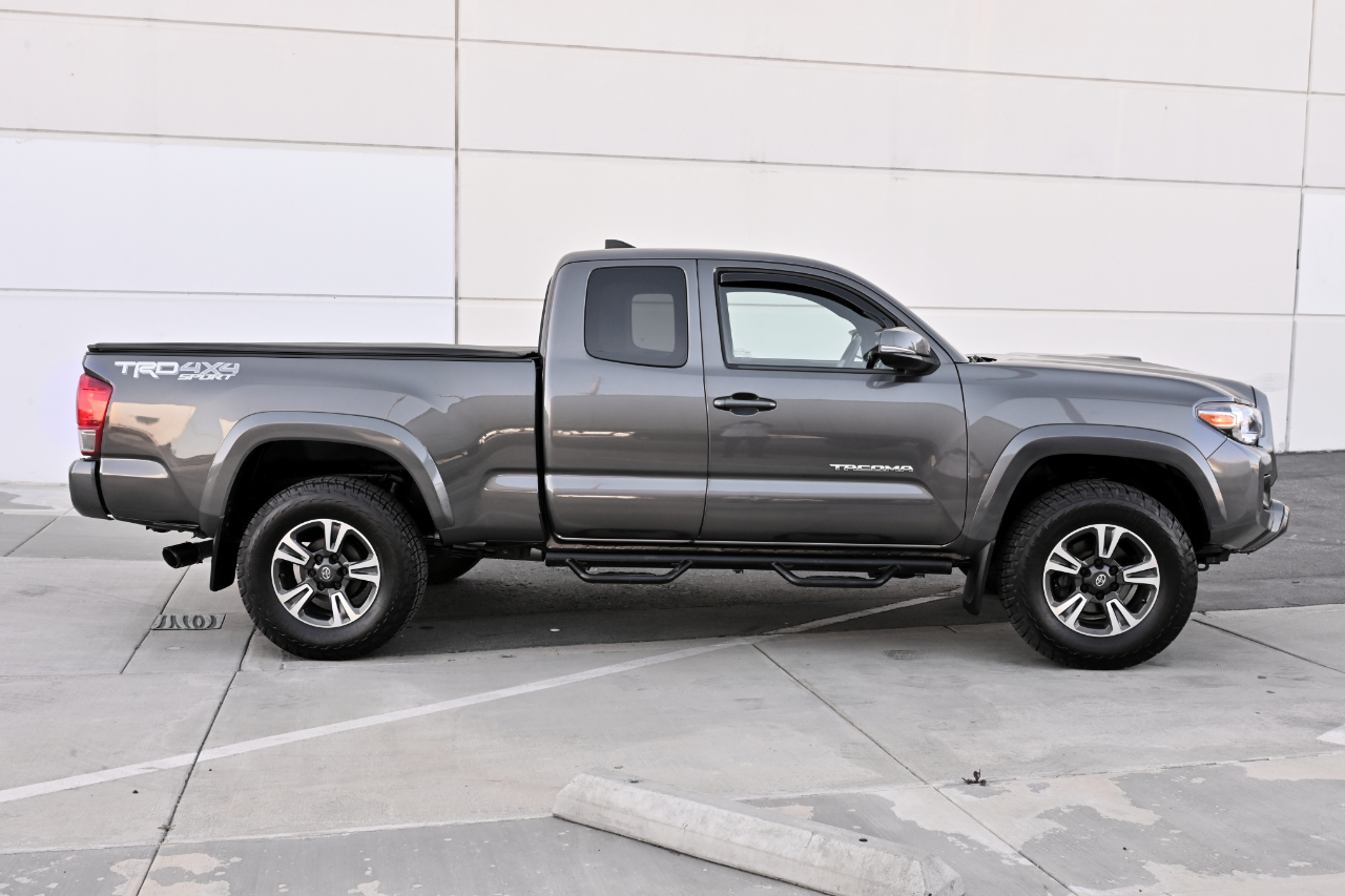 Toyota Tacoma  2017