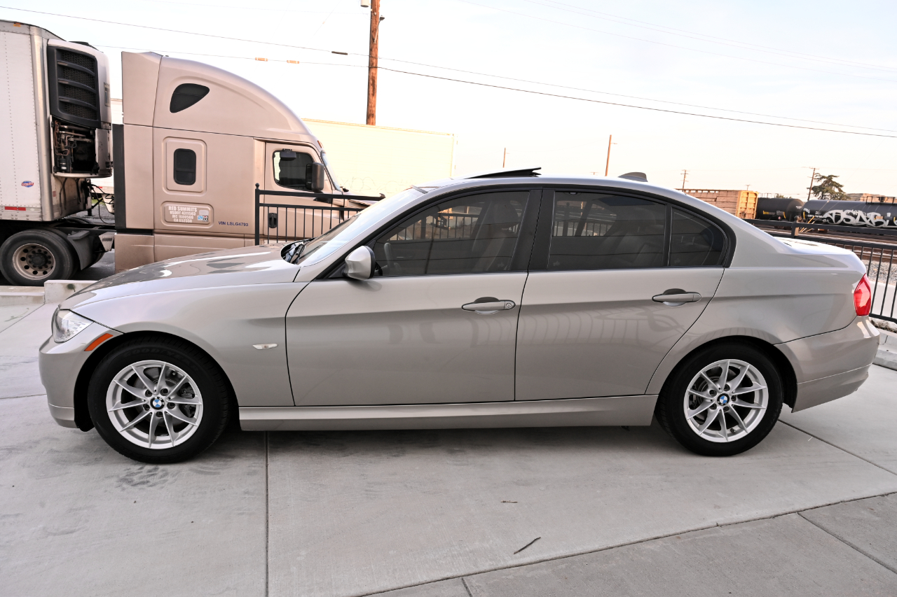 BMW 3 Series  2010