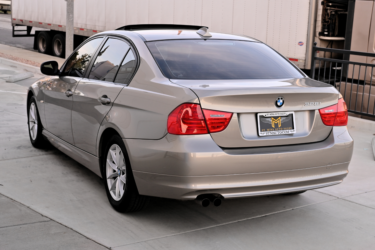 BMW 3 Series  2010