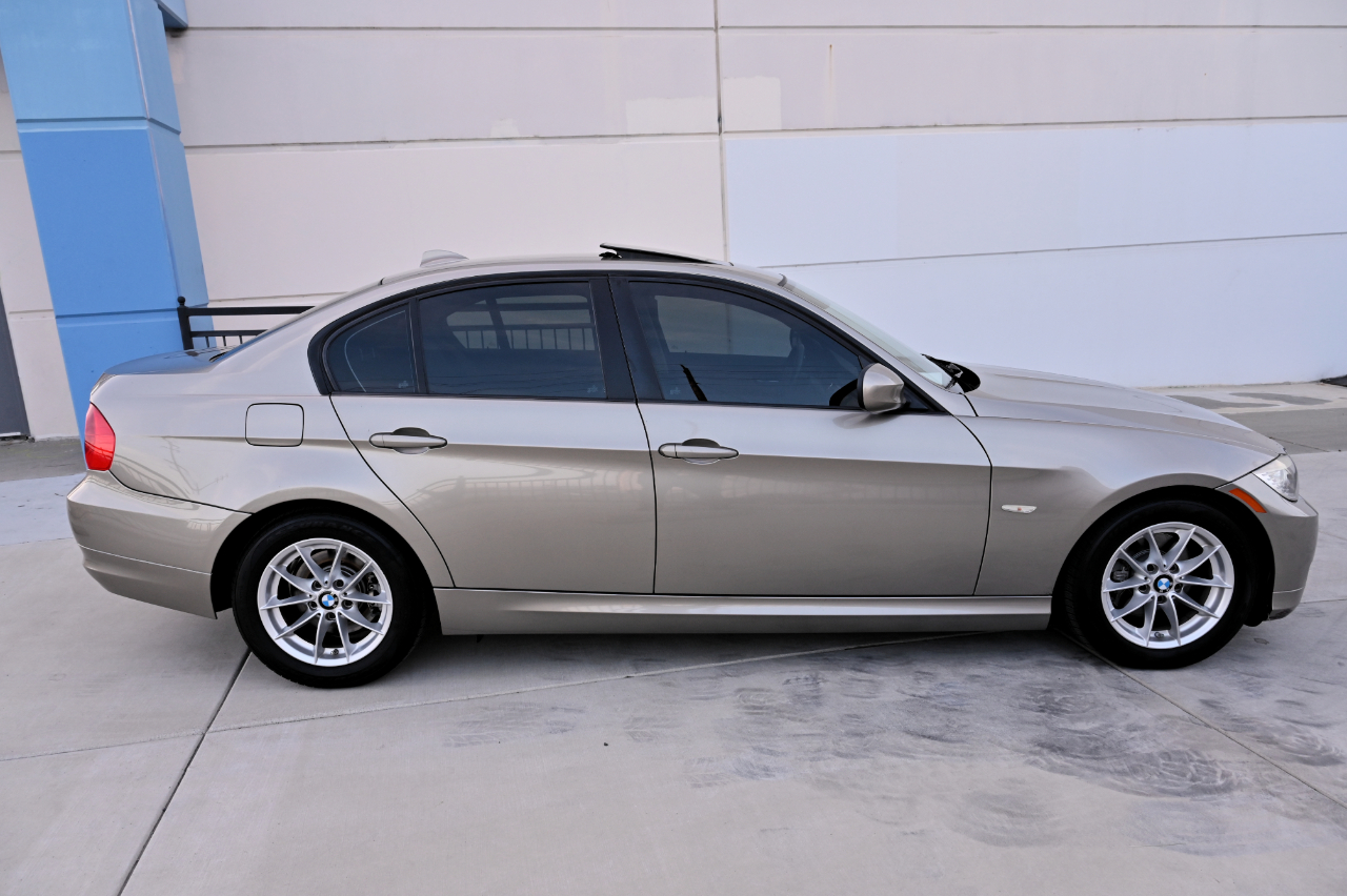 BMW 3 Series  2010