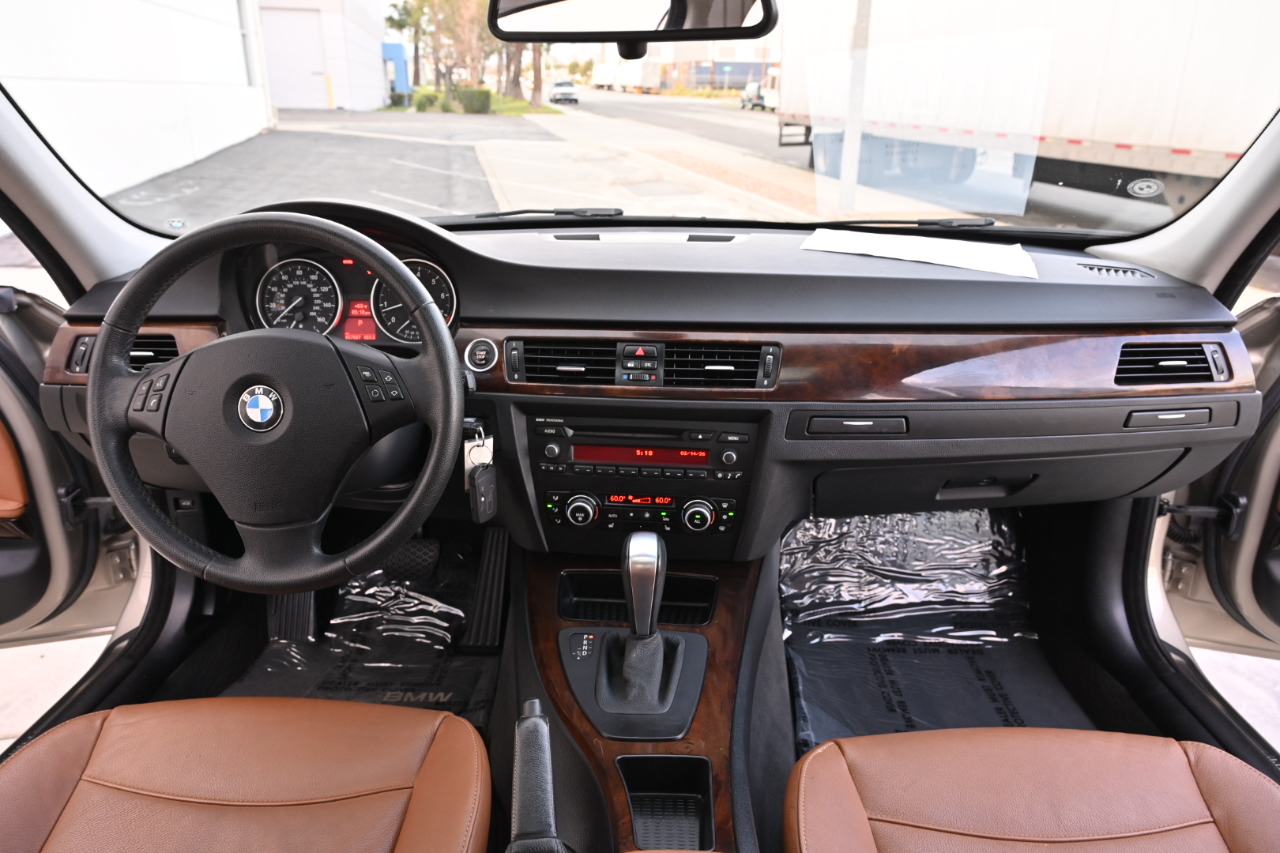 BMW 3 Series  2010