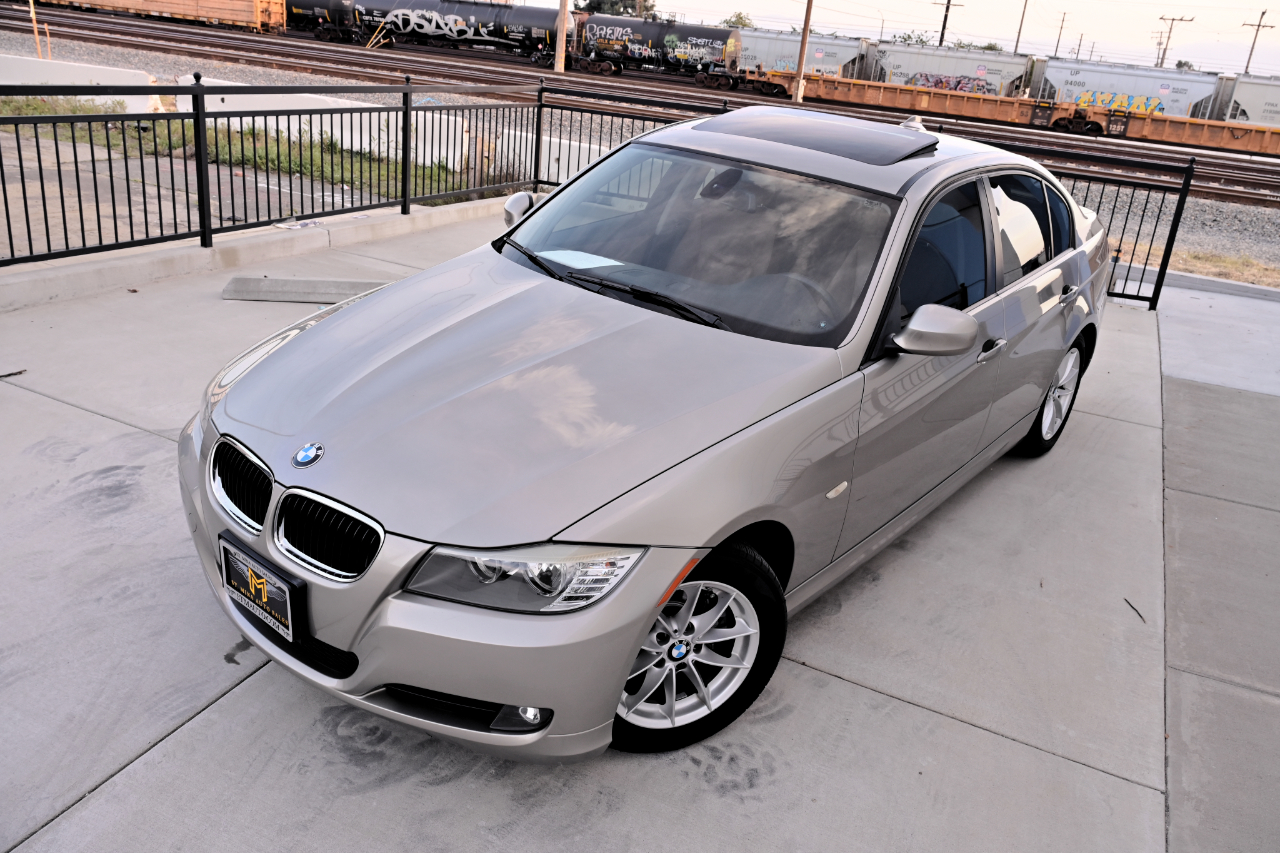 BMW 3 Series  2010