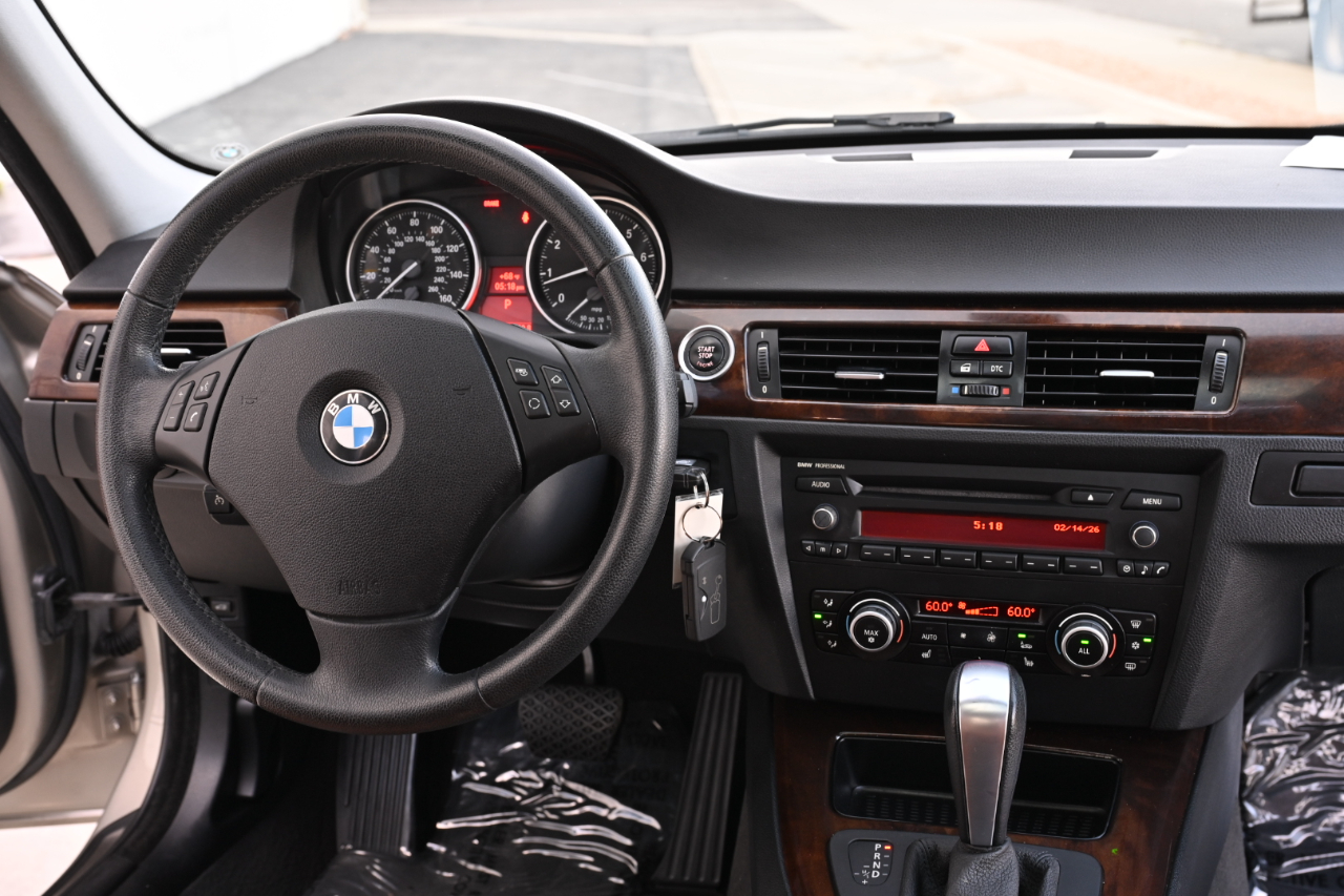 BMW 3 Series  2010