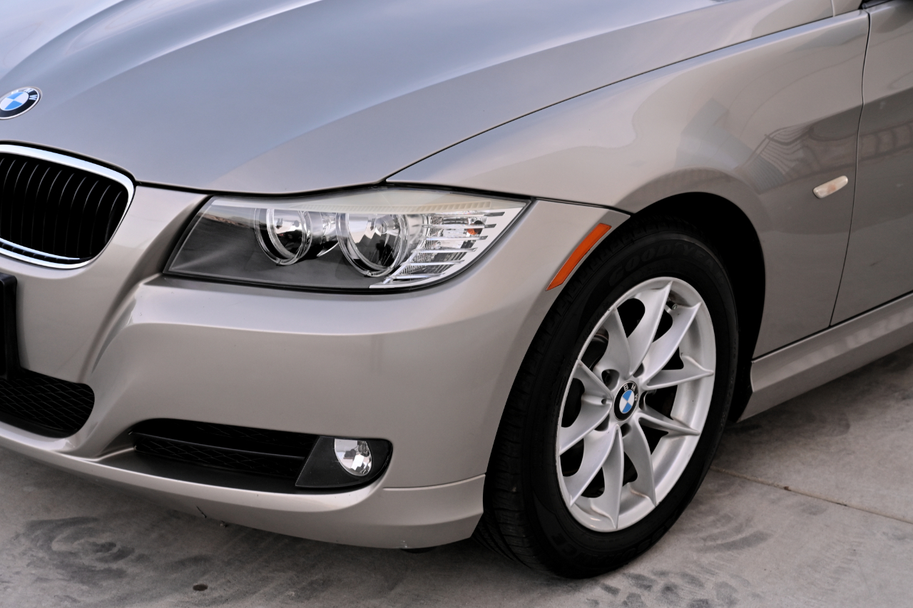 BMW 3 Series  2010