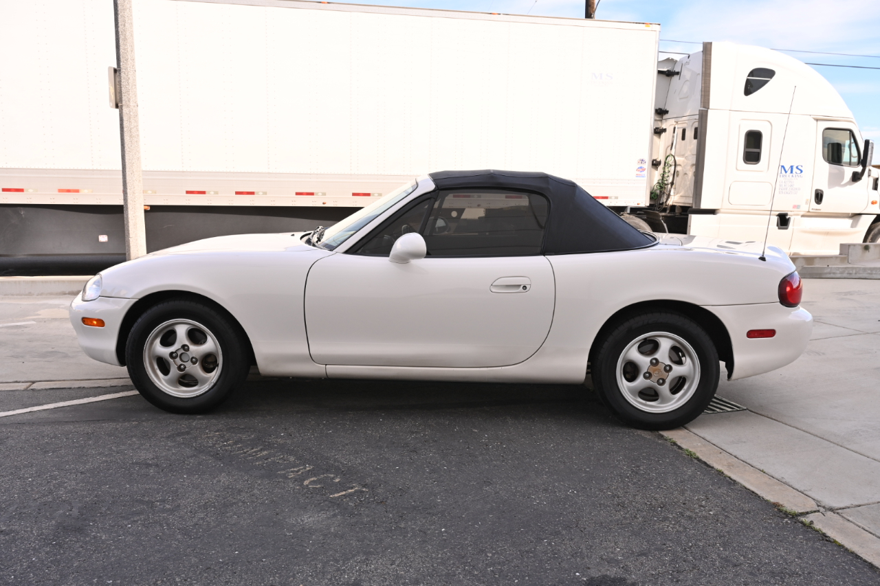 Mazda MX-5 Miata  1999