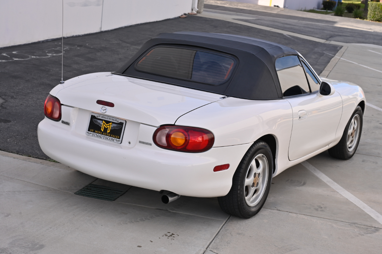 Mazda MX-5 Miata  1999