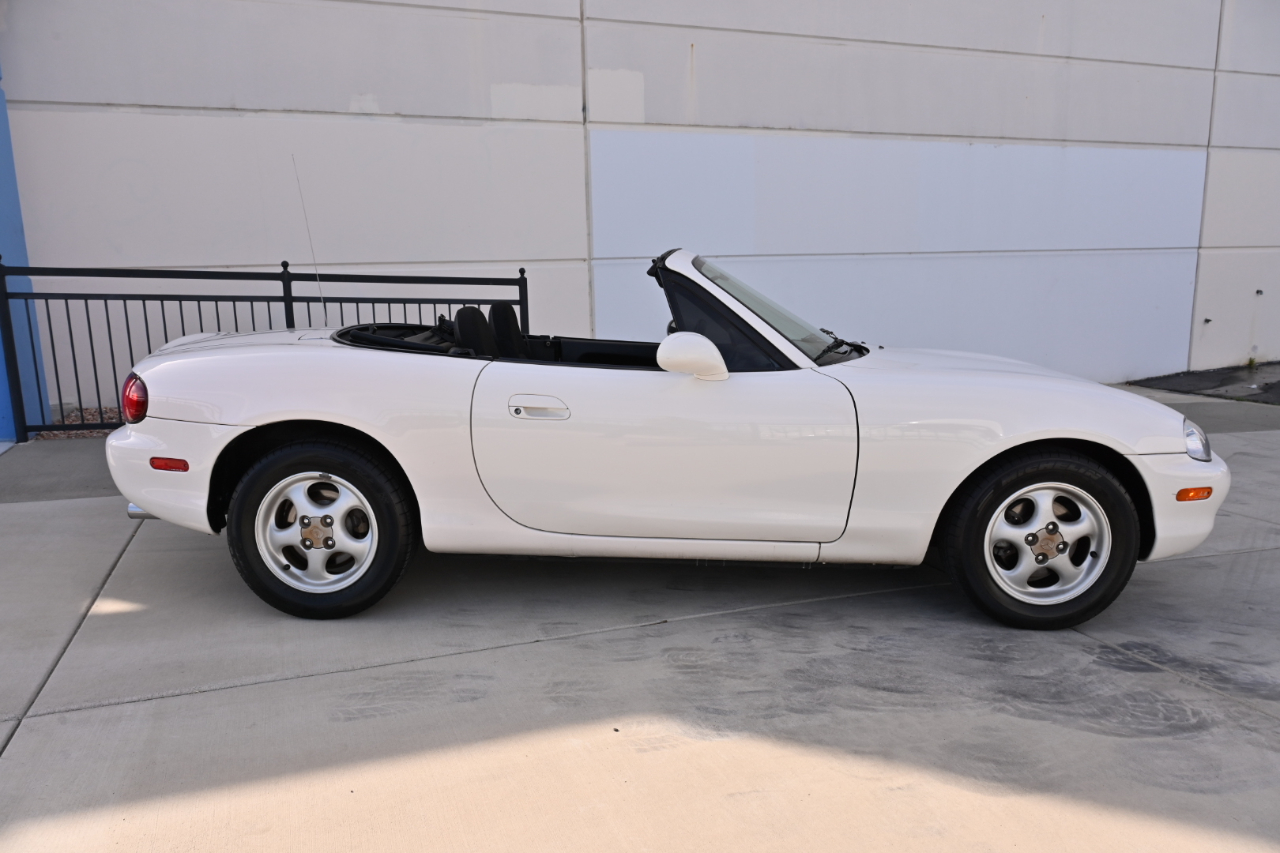 Mazda MX-5 Miata  1999