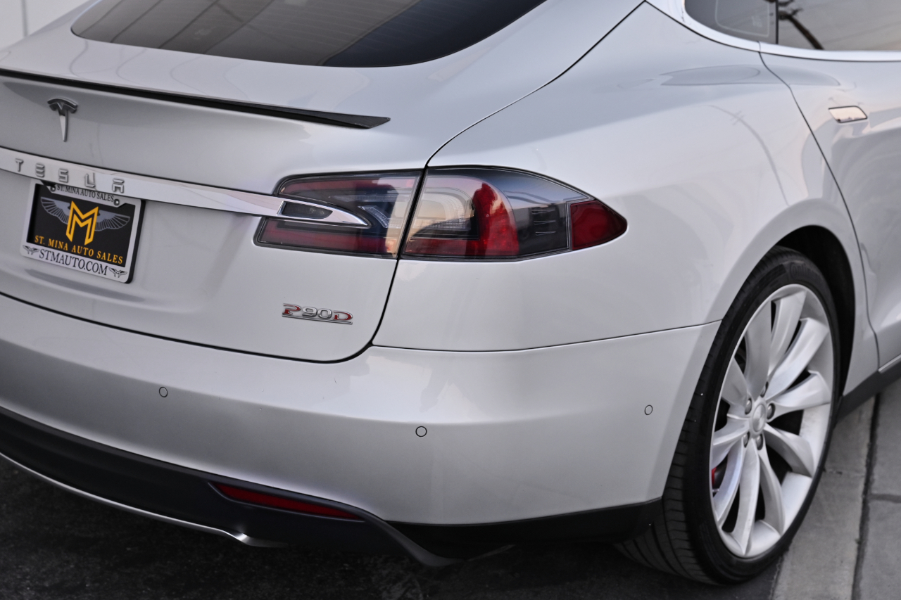 Tesla Model S  2016