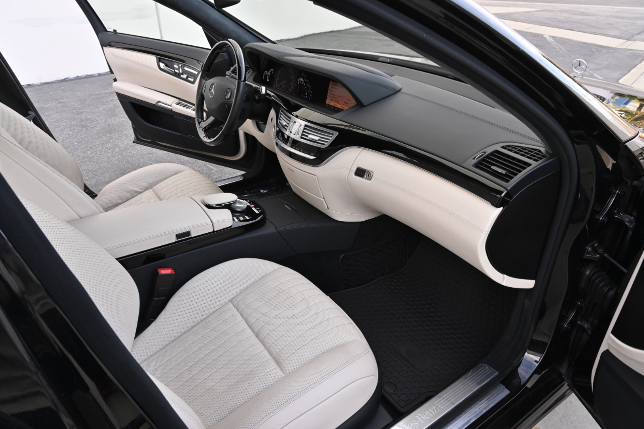 Mercedes-Benz S-Class  2008