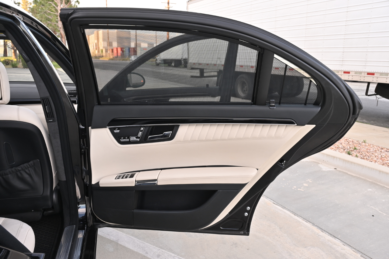 Mercedes-Benz S-Class  2008