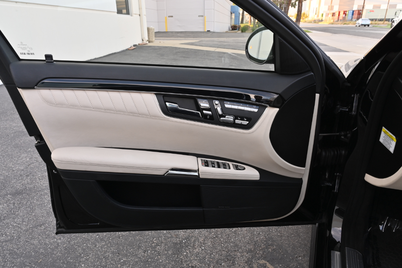 Mercedes-Benz S-Class  2008