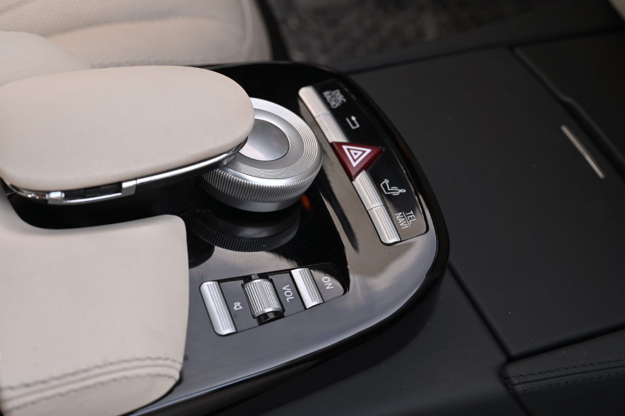 Mercedes-Benz S-Class  2008