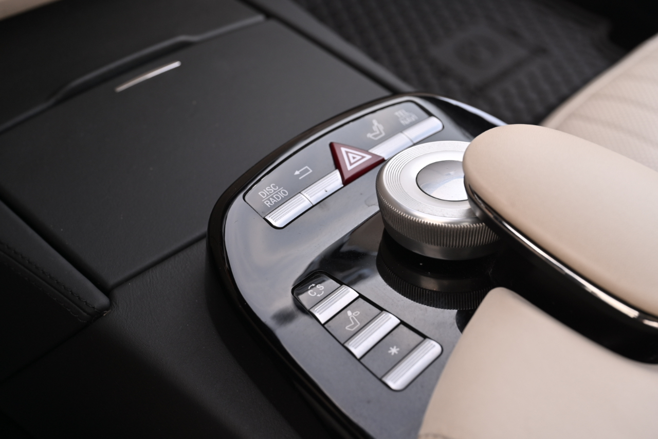 Mercedes-Benz S-Class  2008