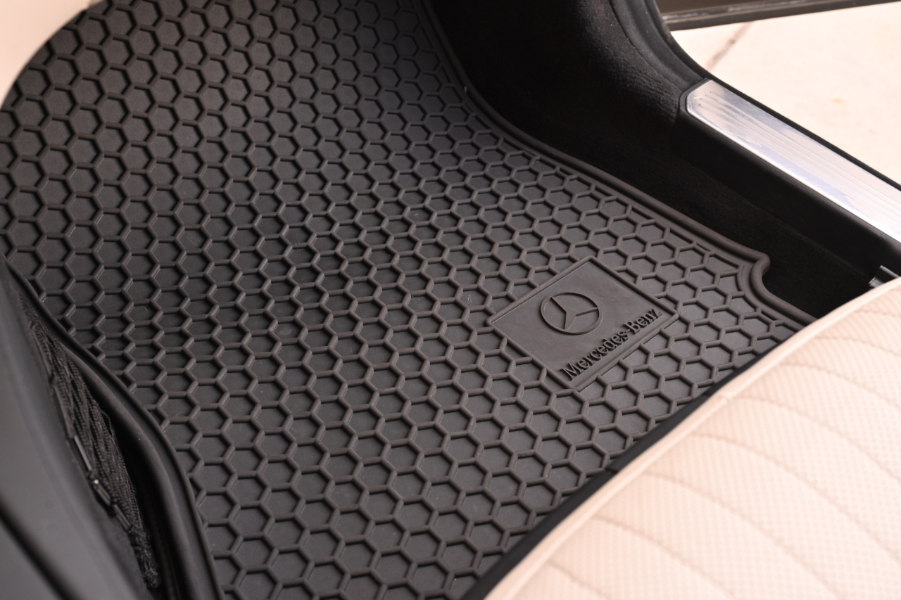 Mercedes-Benz S-Class  2008