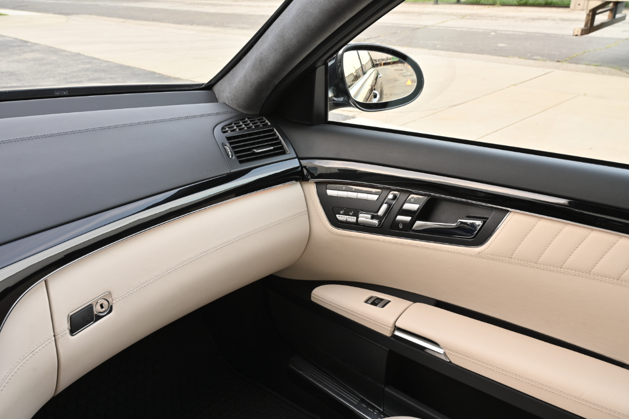 Mercedes-Benz S-Class  2008