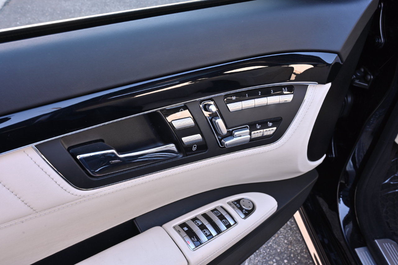 Mercedes-Benz S-Class  2008