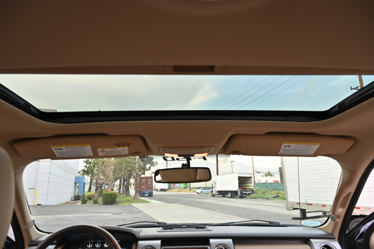 Ford F-150 4WD SuperCrew 145" Lariat 2012