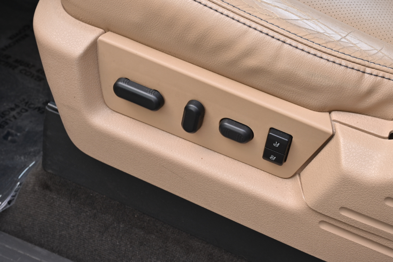 Ford F-150 4WD SuperCrew 145" Lariat 2012