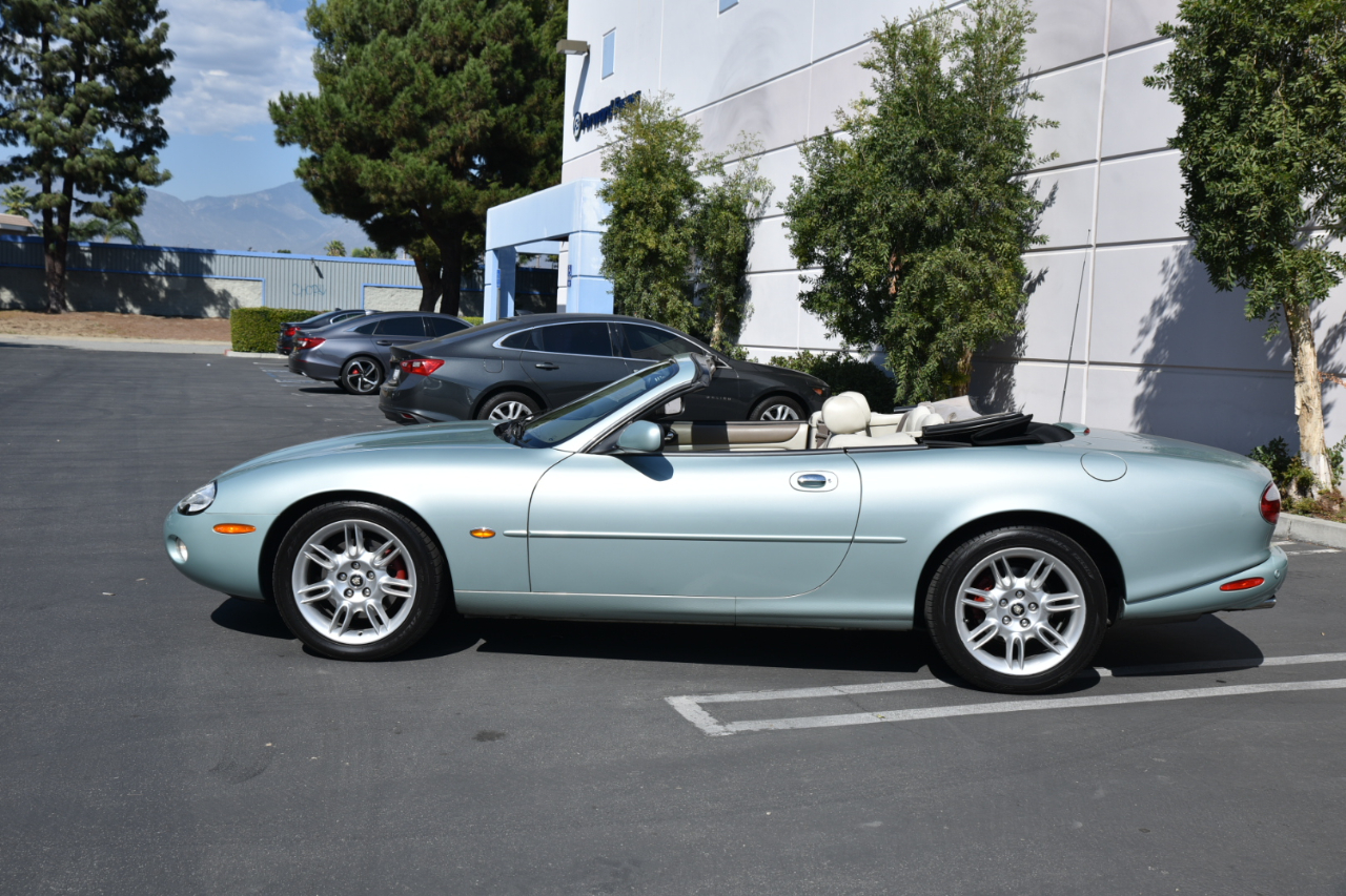Jaguar XK8 Convertible 2001