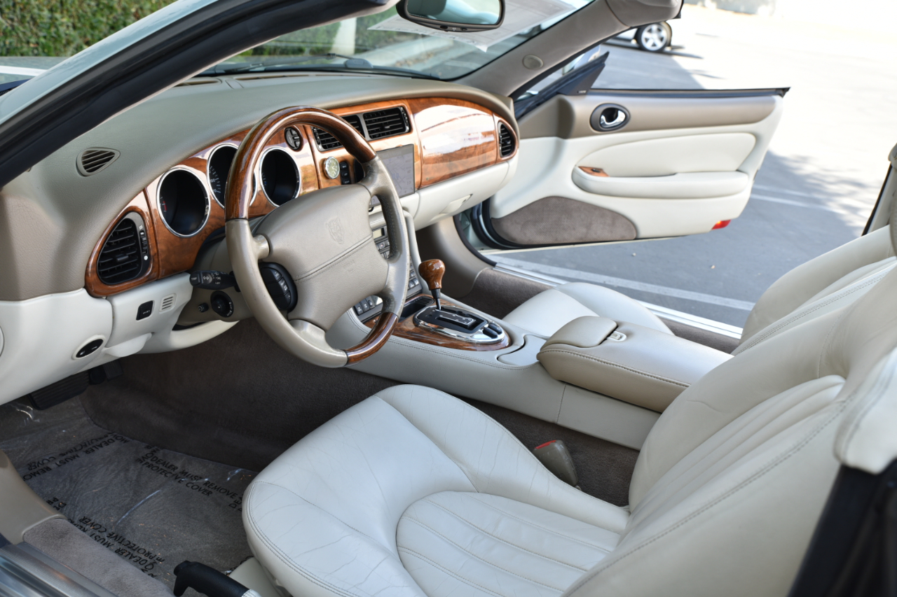 Jaguar XK8 Convertible 2001