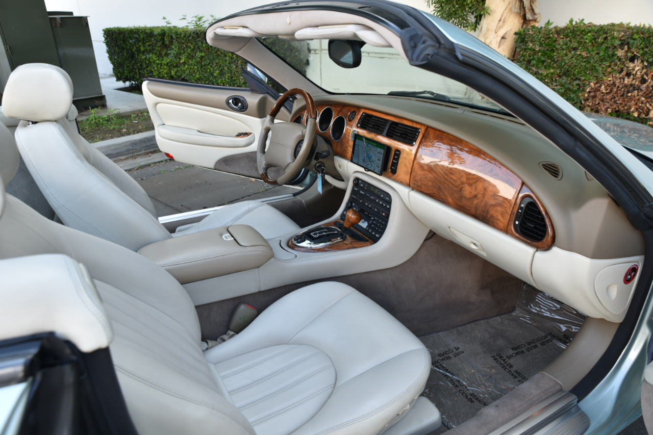 Jaguar XK8 Convertible 2001