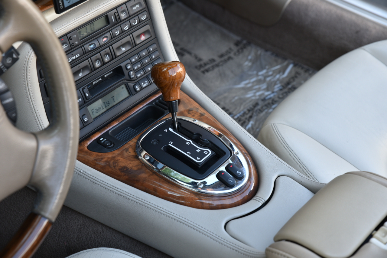 Jaguar XK8 Convertible 2001