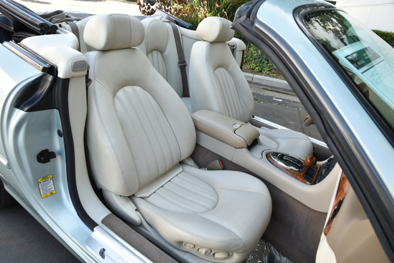 Jaguar XK8 Convertible 2001