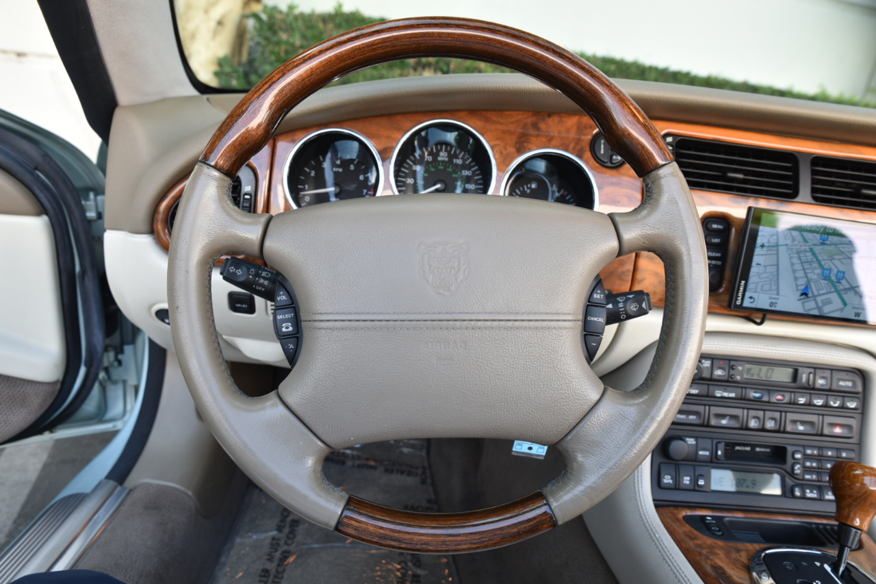 Jaguar XK8 Convertible 2001