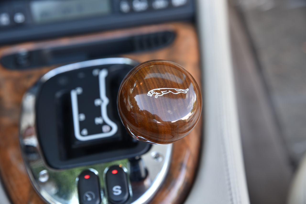 Jaguar XK8 Convertible 2001