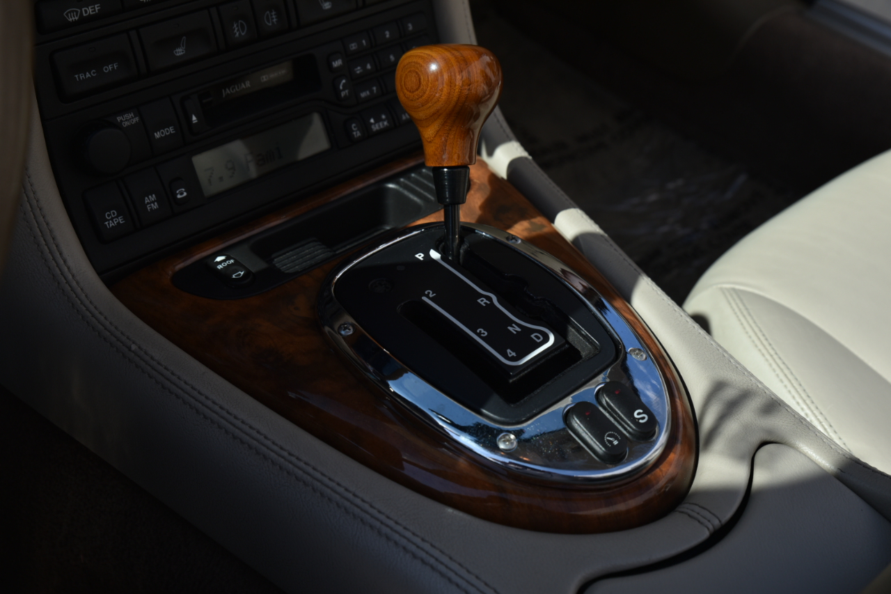 Jaguar XK8 Convertible 2001