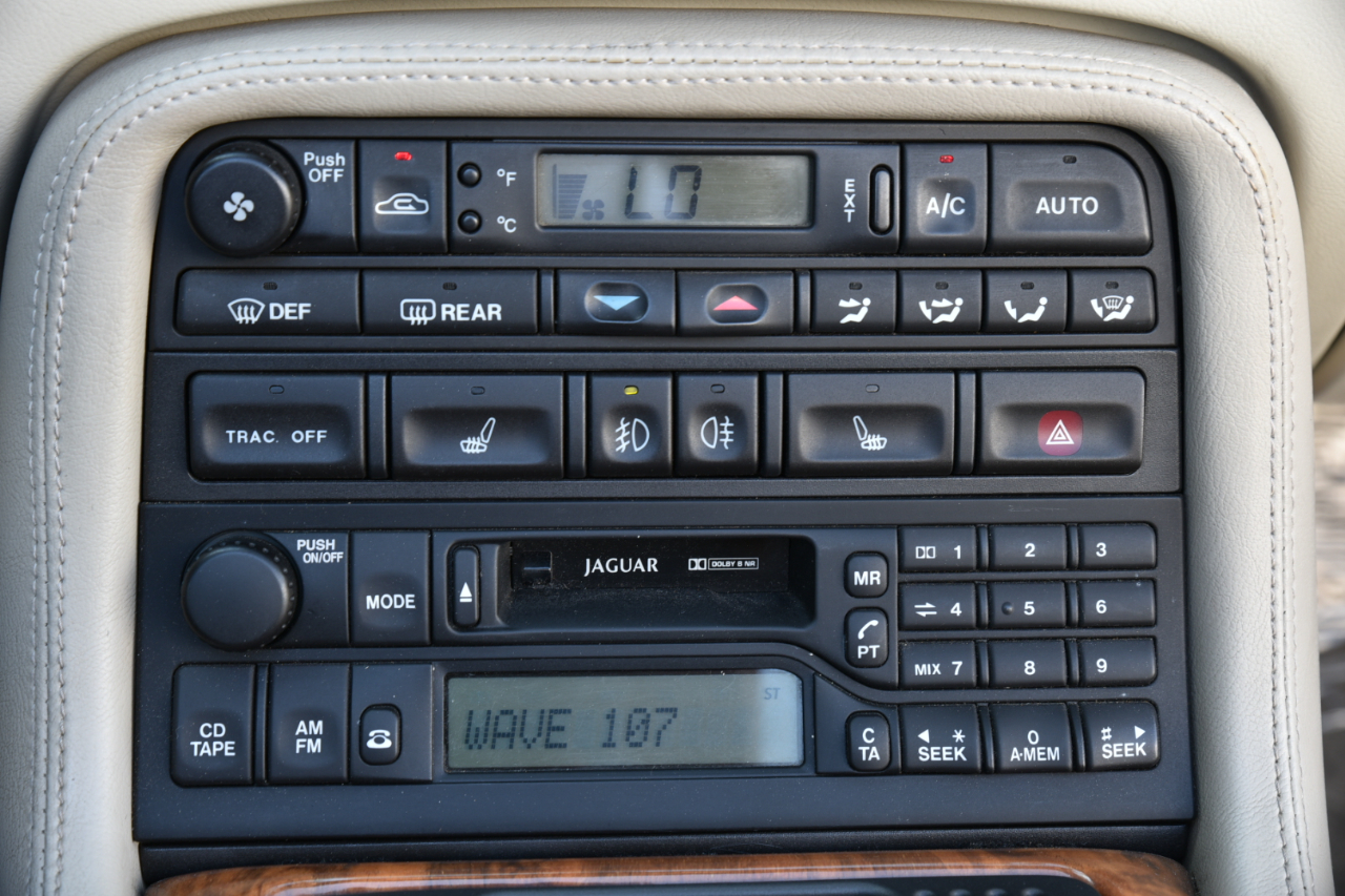 Jaguar XK8 Convertible 2001