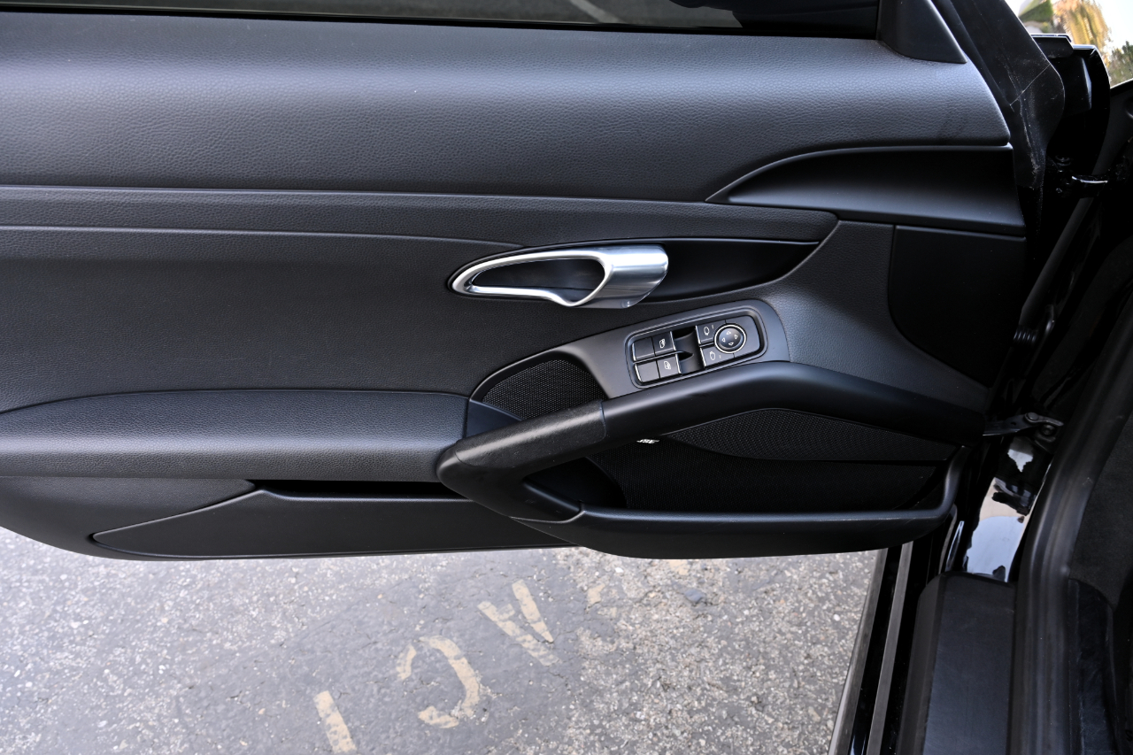 Porsche 718 Cayman Coupe 2018