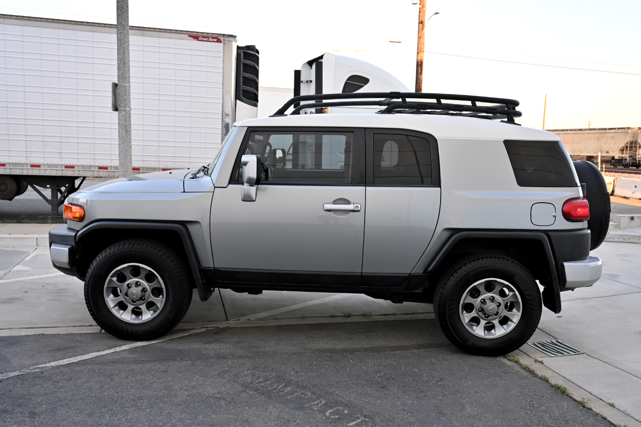Toyota FJ Cruiser 4WD 2011