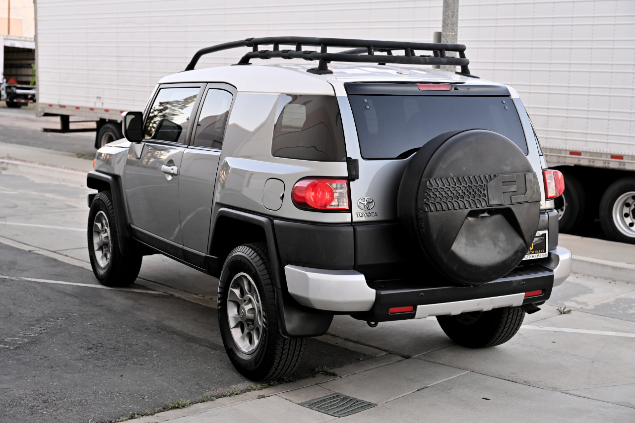 Toyota FJ Cruiser 4WD 2011