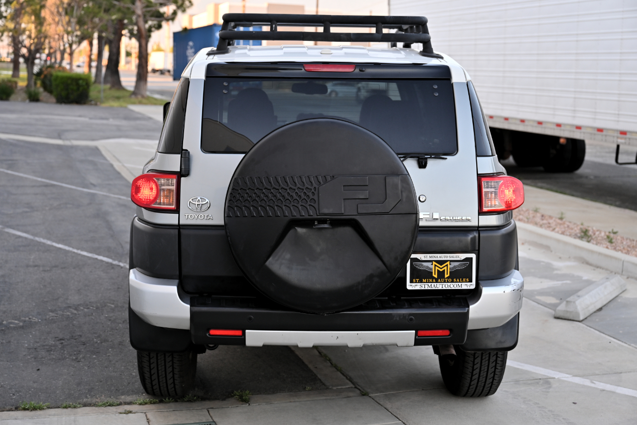 Toyota FJ Cruiser 4WD 2011