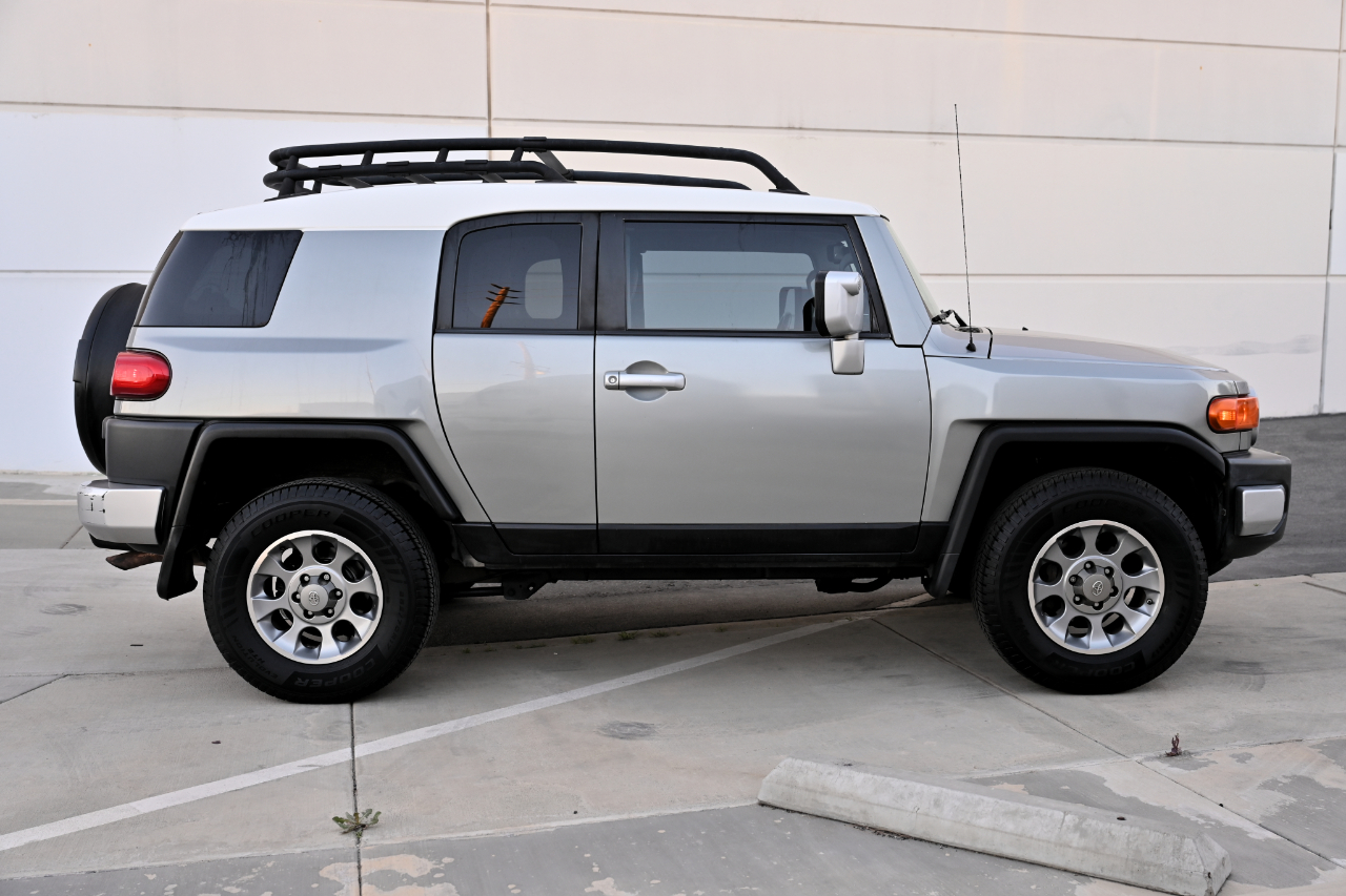 Toyota FJ Cruiser 4WD 2011